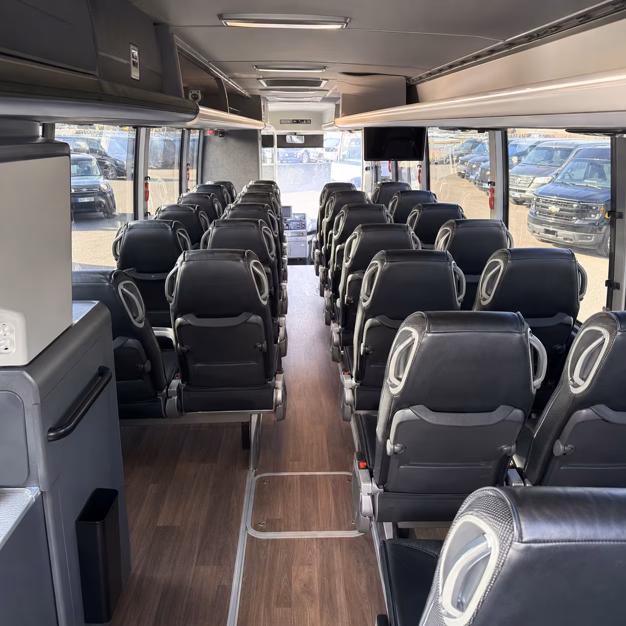 airport shuttle buses for military government travelers at st cloud regional airport