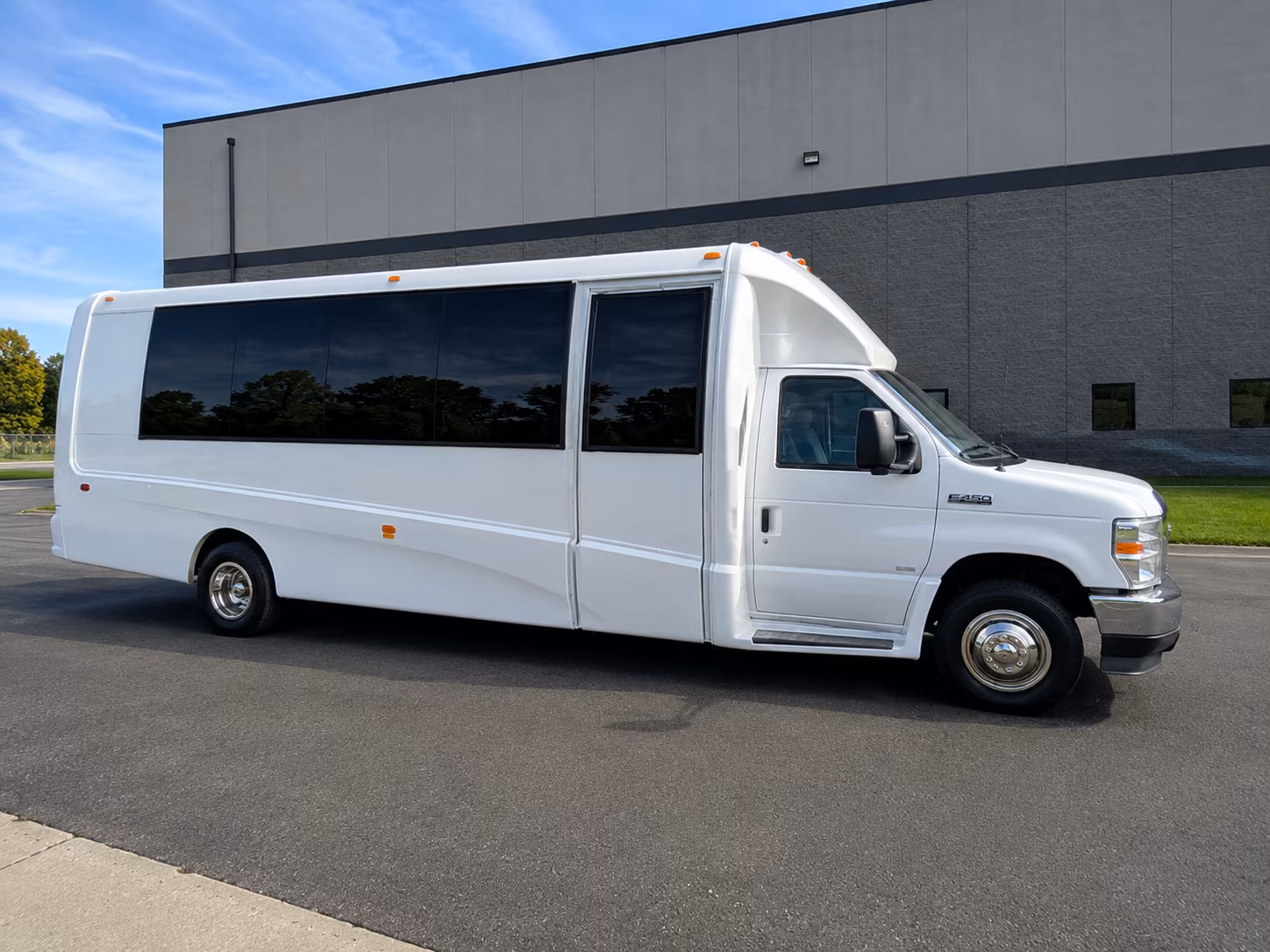 bus rentals for twin cities concert venues from st cloud groups