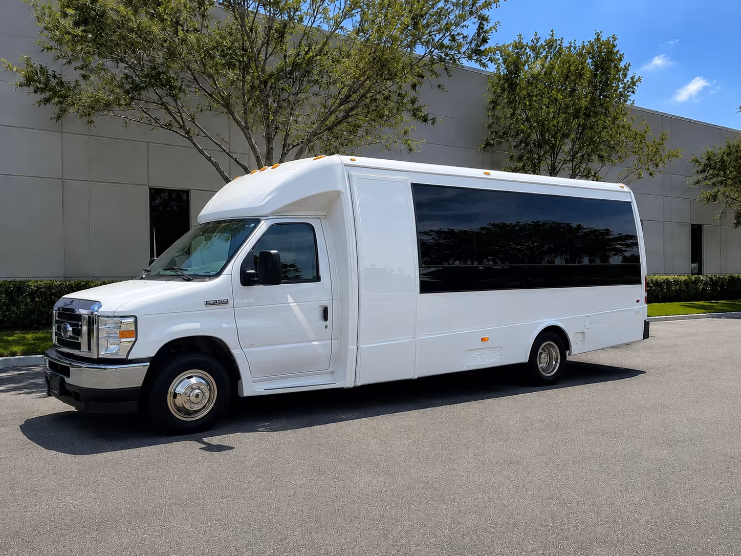 concert shuttle buses for groups heading to brainerd willmar and beyond