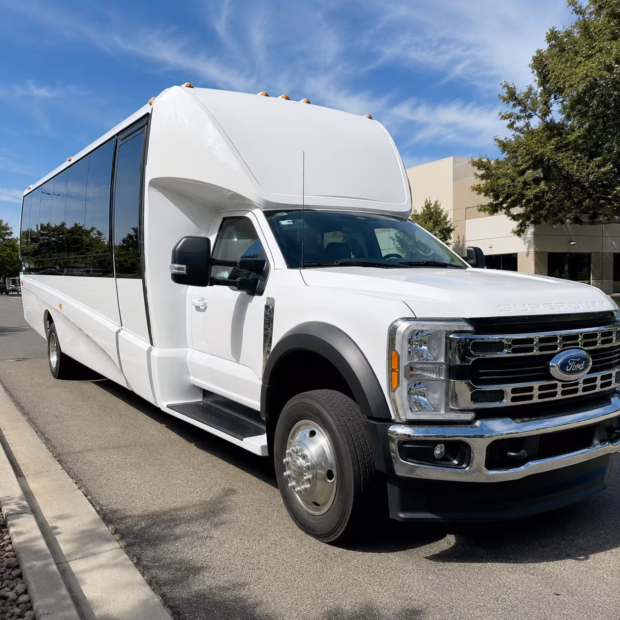 corporate airport transfer buses between st cloud and msp